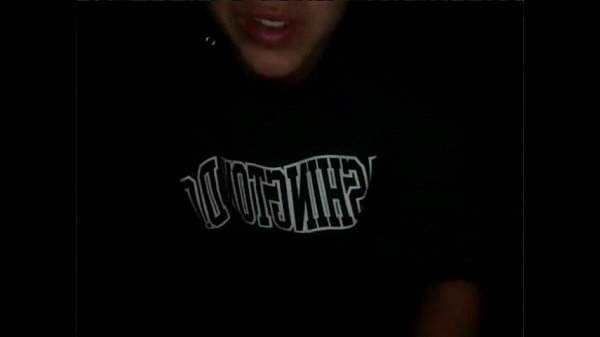 Le encanta por el ano y se deja ver por webcam
