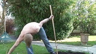 Diana la mature se tape le jardinier sur Telsev.Tv